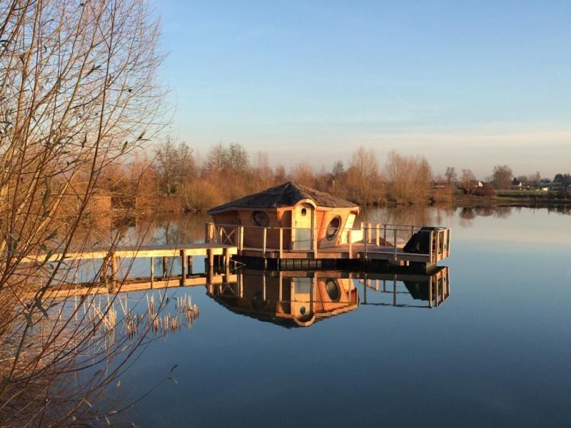 Cabane Flottante Millenium Varanges ภายนอก รูปภาพ